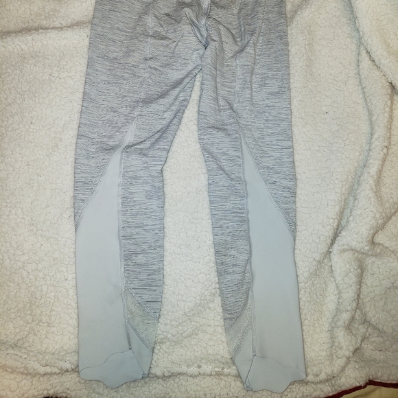 lulu🍋 leggings - Picture 2 of 5